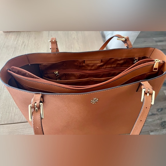 Tory Burch York Buckle Tote - Picture 3 of 8